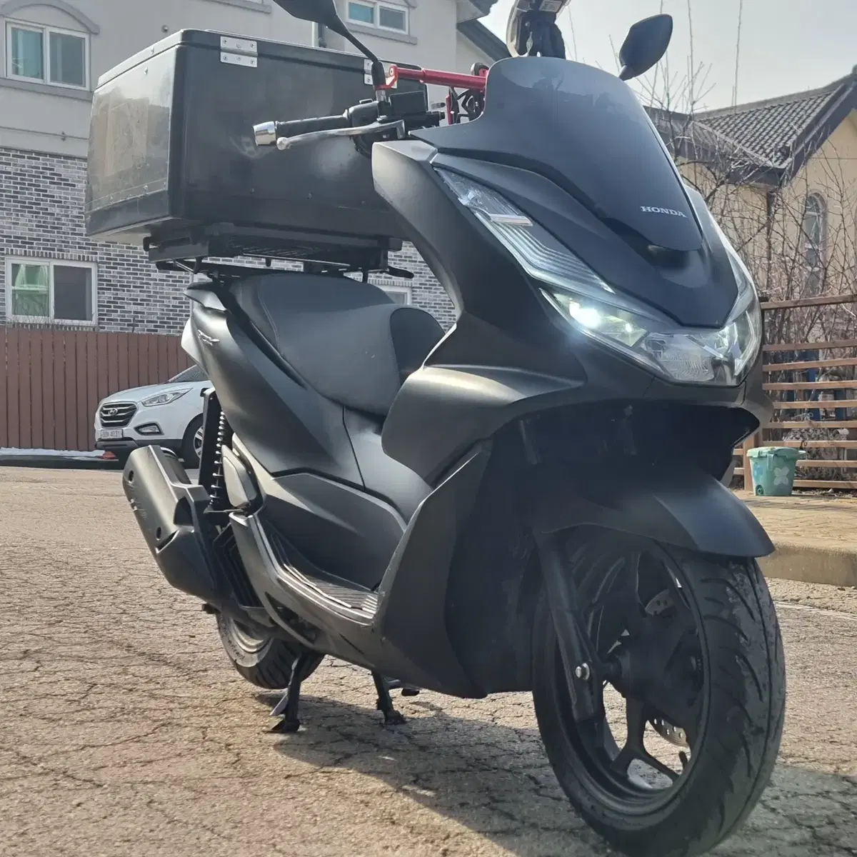 혼다 pcx125 24년식 1만km 배달셋팅 성능좋은 바이크 판매합니다.