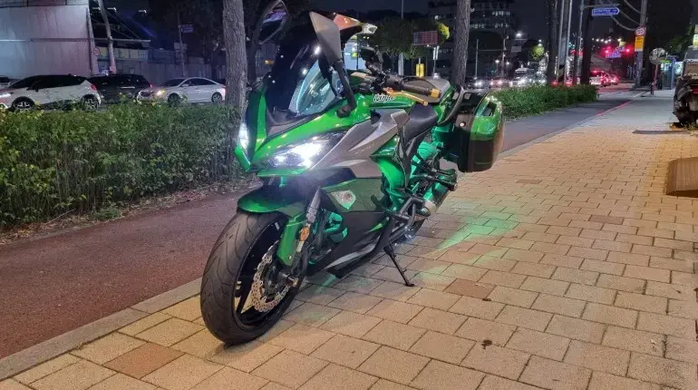 가와사키 닌자 Z1000SX 판매합니다.