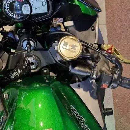 가와사키 닌자 Z1000SX 판매합니다.