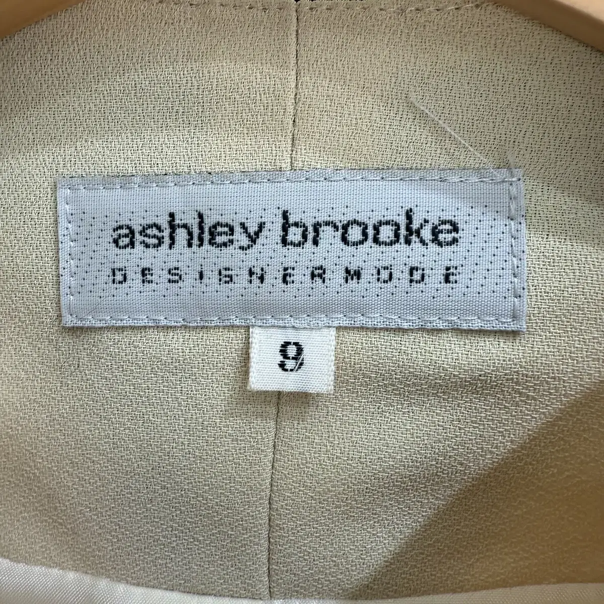 ASHLEY BROOKE 엘로우 자켓 (Made in Japan)