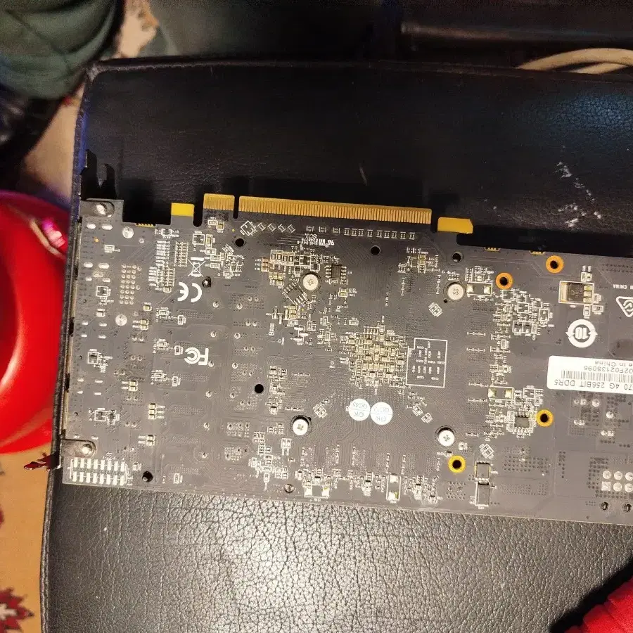 AMD RX570 상태 최상, 정상작동