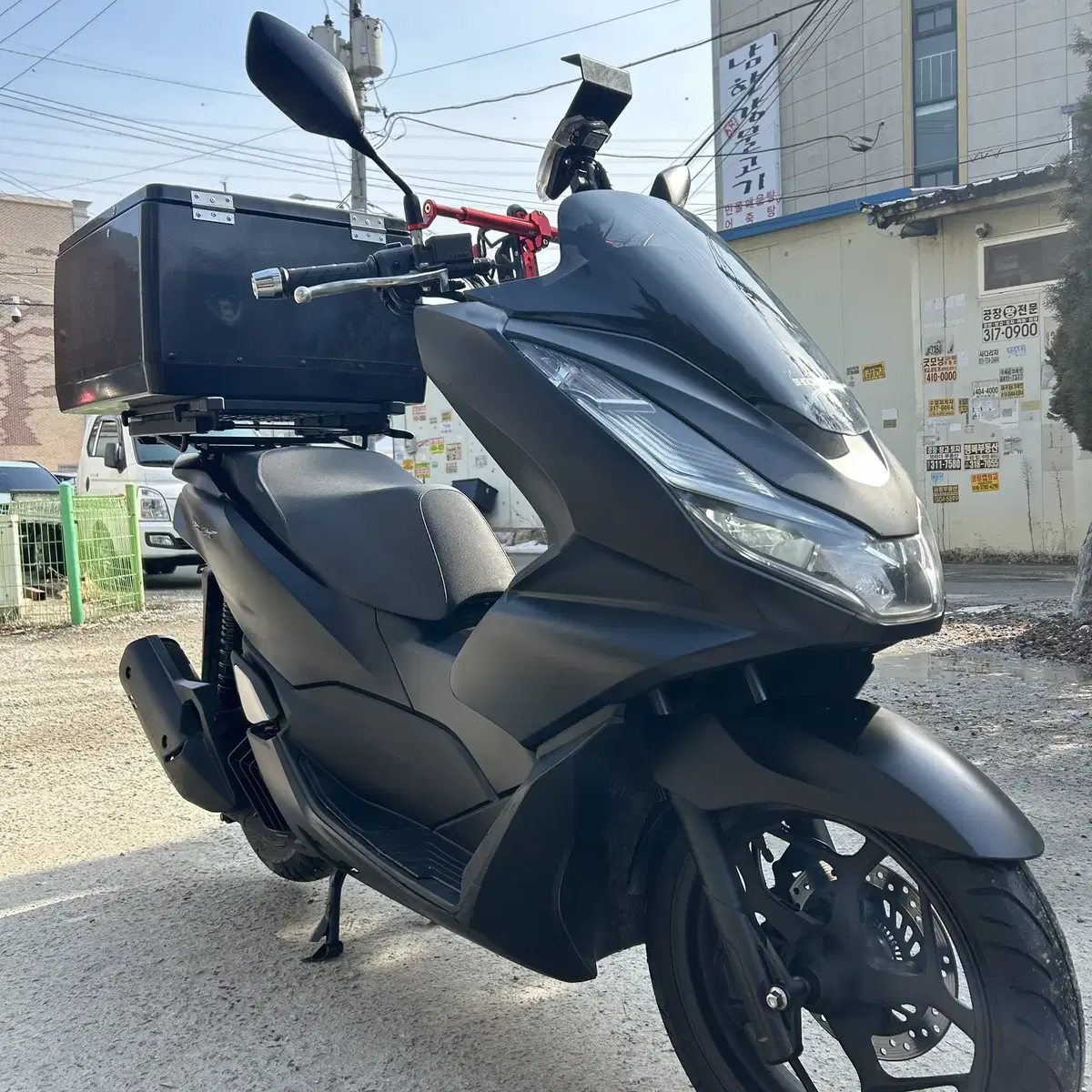 혼다 pcx125 24년 1만키로 배달셋팅완료 저렴하게 판매합니다 !