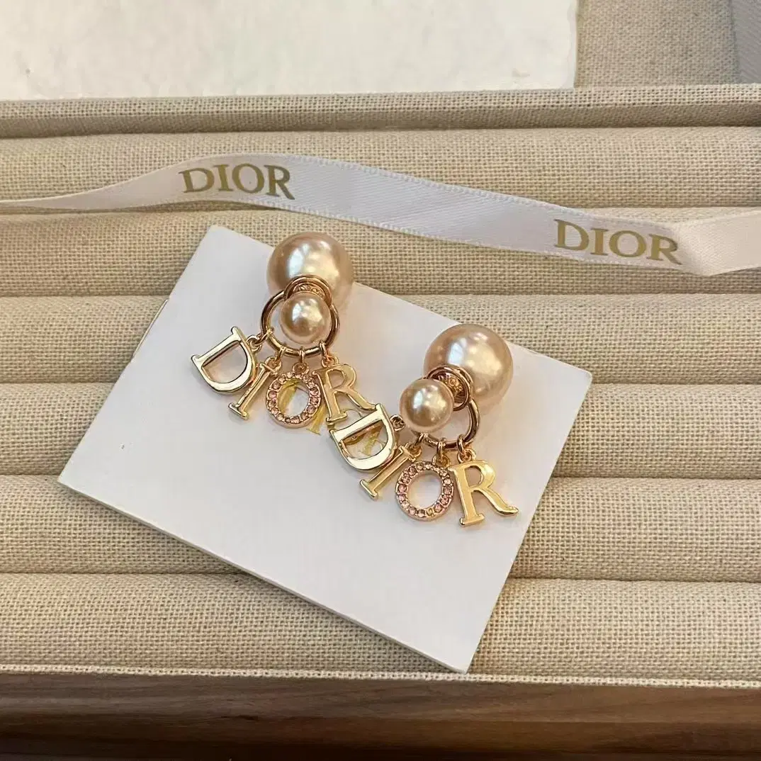 디 올 DIOR 귀걸이