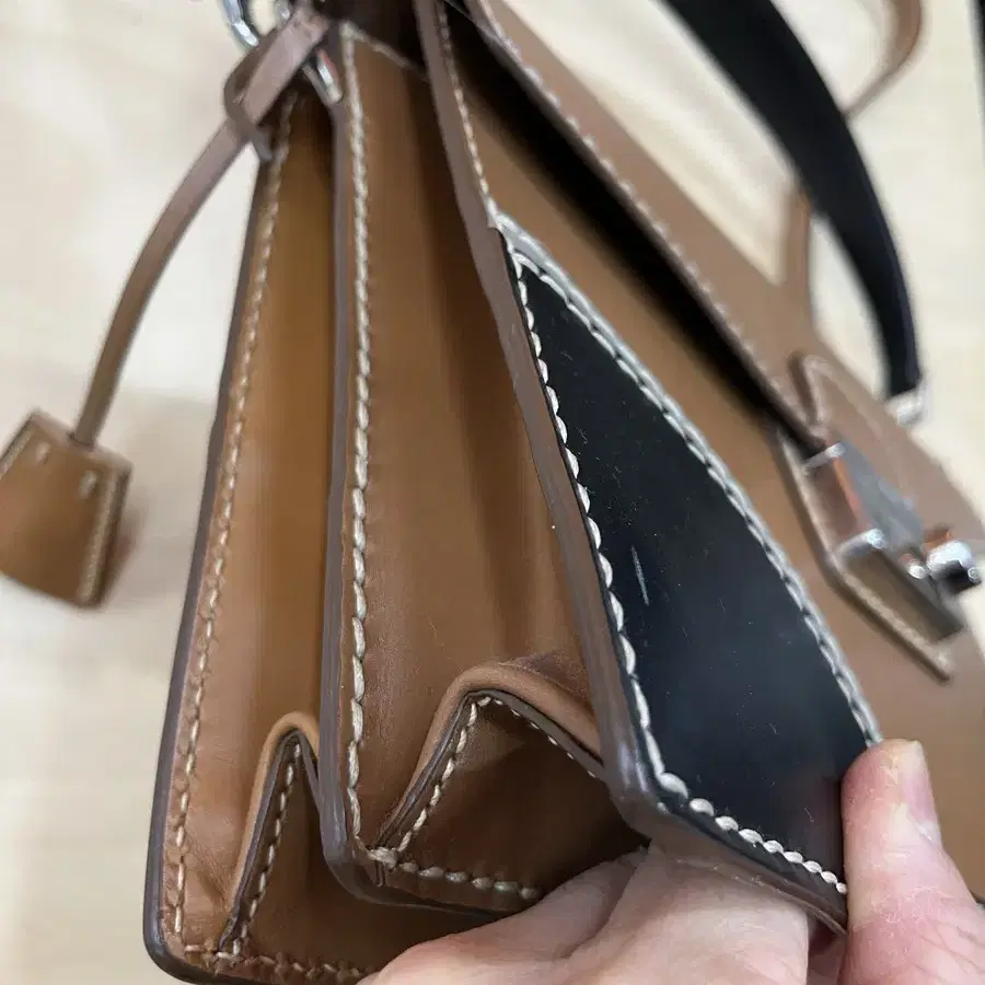 프라다 Vachetta Bicolor Shoulder Bag