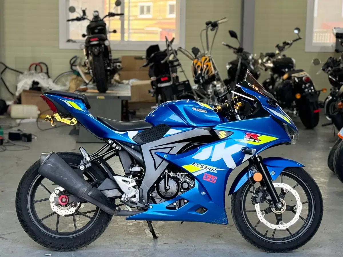 스즈키gsxr125 19년식 1만km 튜닝 잘된차량 판매합니다.