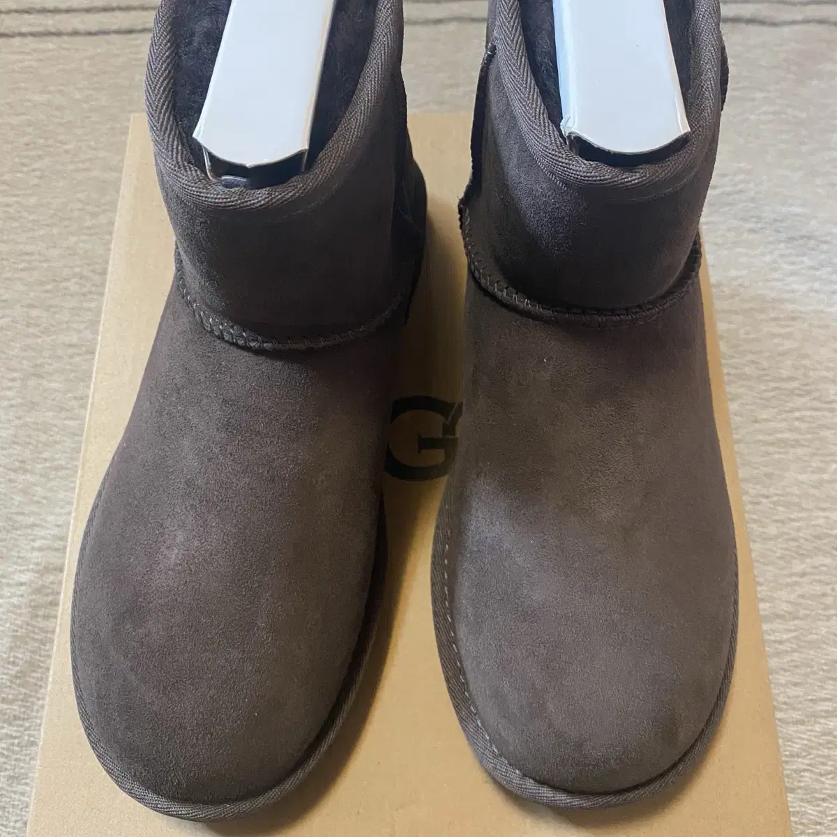 UGG 어그 클래식 미니II 다크초코 240mm