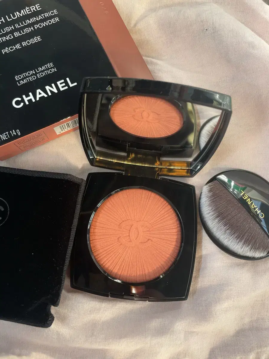 [New Products at Department Stores] Chanel Limited Edition Lumiere Blush Peach Rose Blusher Cheek Pense Rose