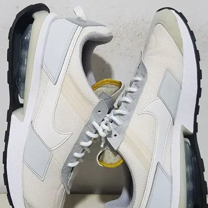 택포 260~265 S급 정품 NIKE AIR-MAX 경량 왕쿠션 운동화