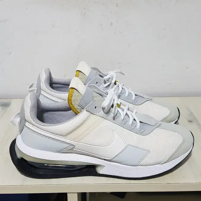 택포 260~265 S급 정품 NIKE AIR-MAX 경량 왕쿠션 운동화