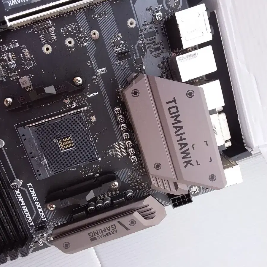 MSI B450 TOMAHAWK 메인보드