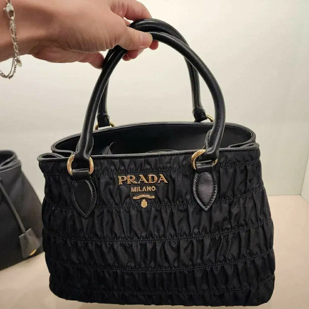 프라다 테수토 고프레 토트백 투웨이 블랙 Prada 1BA173