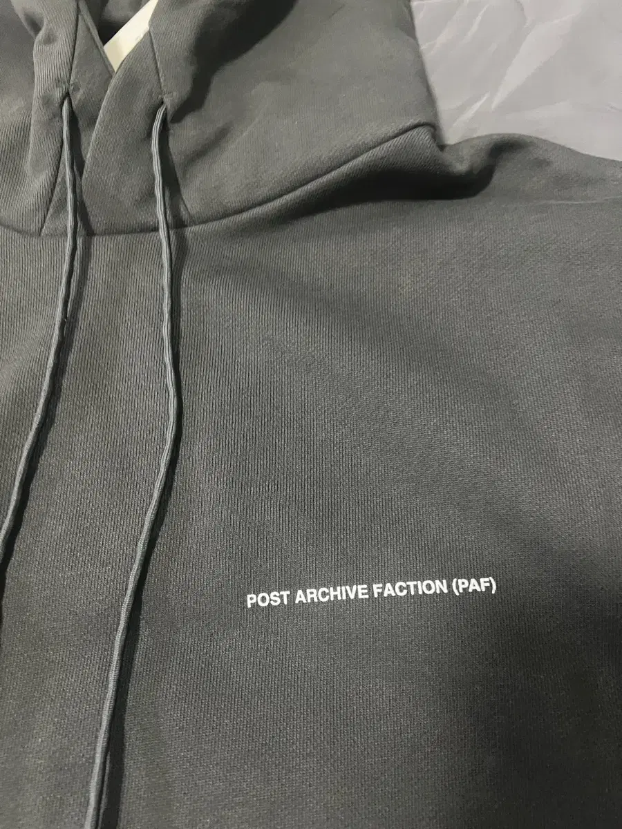 M] Post-Archive Faction Hood 8.0 Charcoal