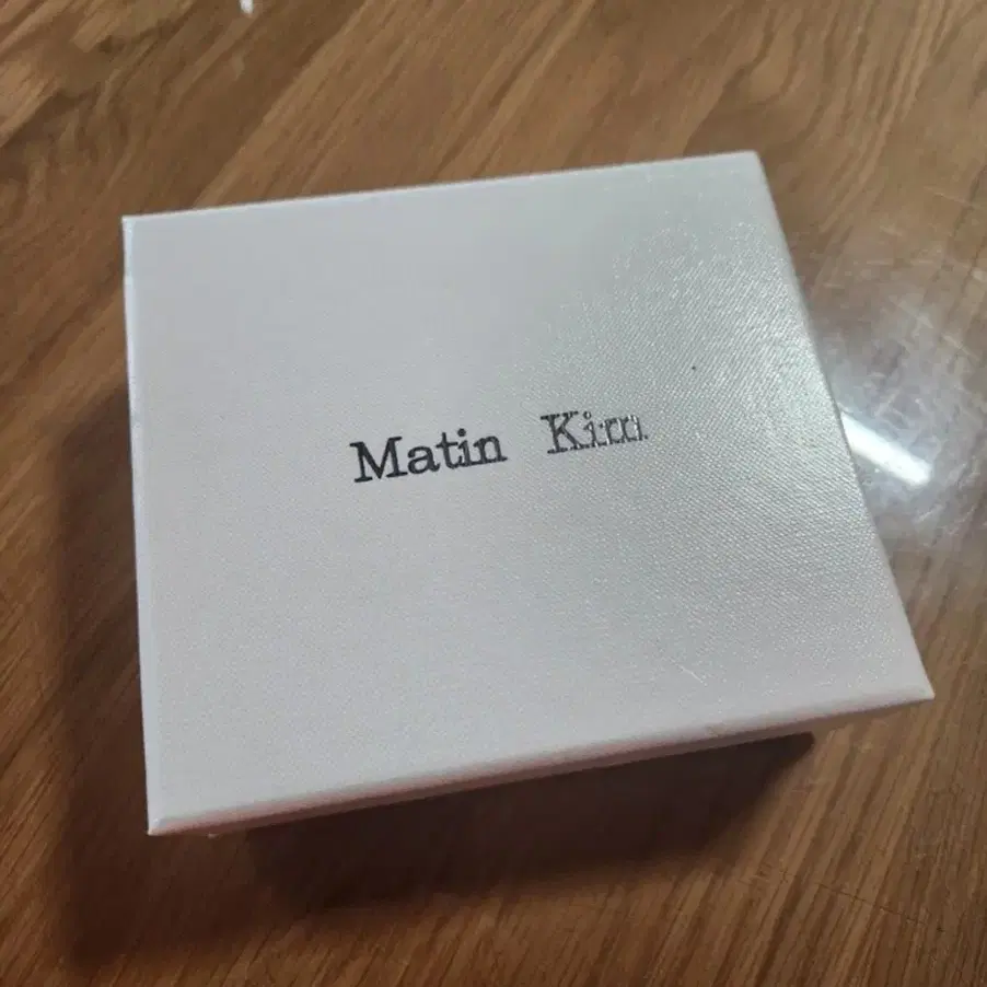 Matin Kim 지갑 처분합니다!!