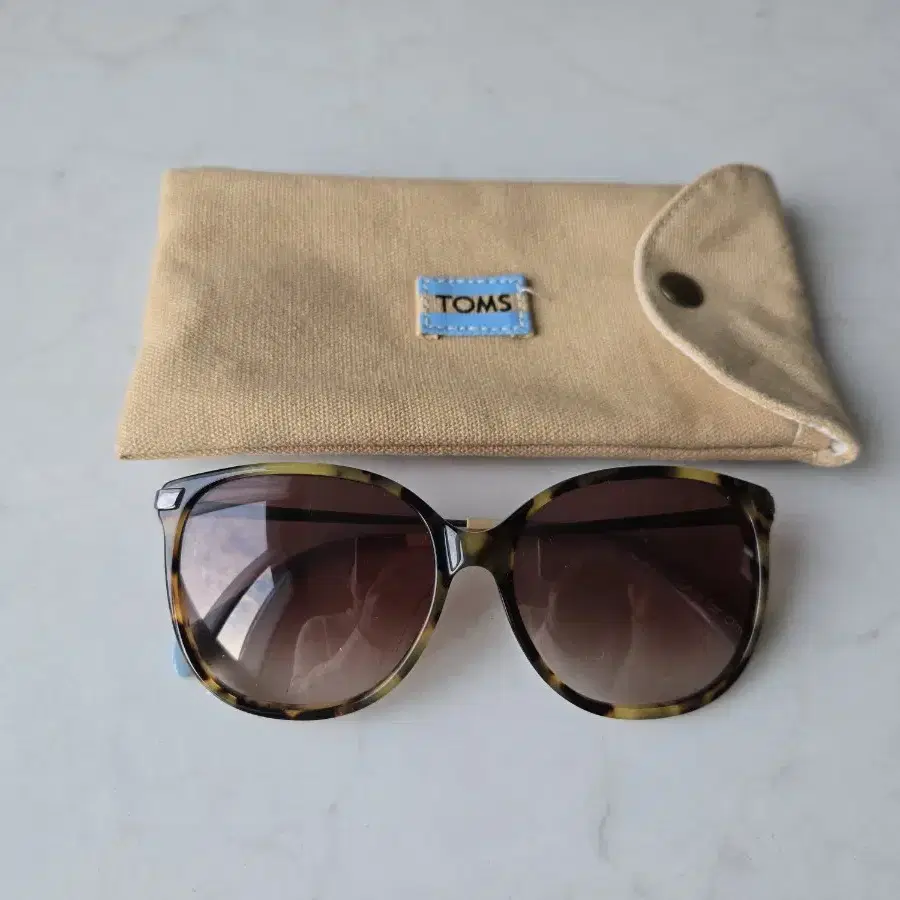 Toms 선글라스