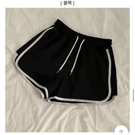 돌핀 핏 반바지 하의 블랙 교신