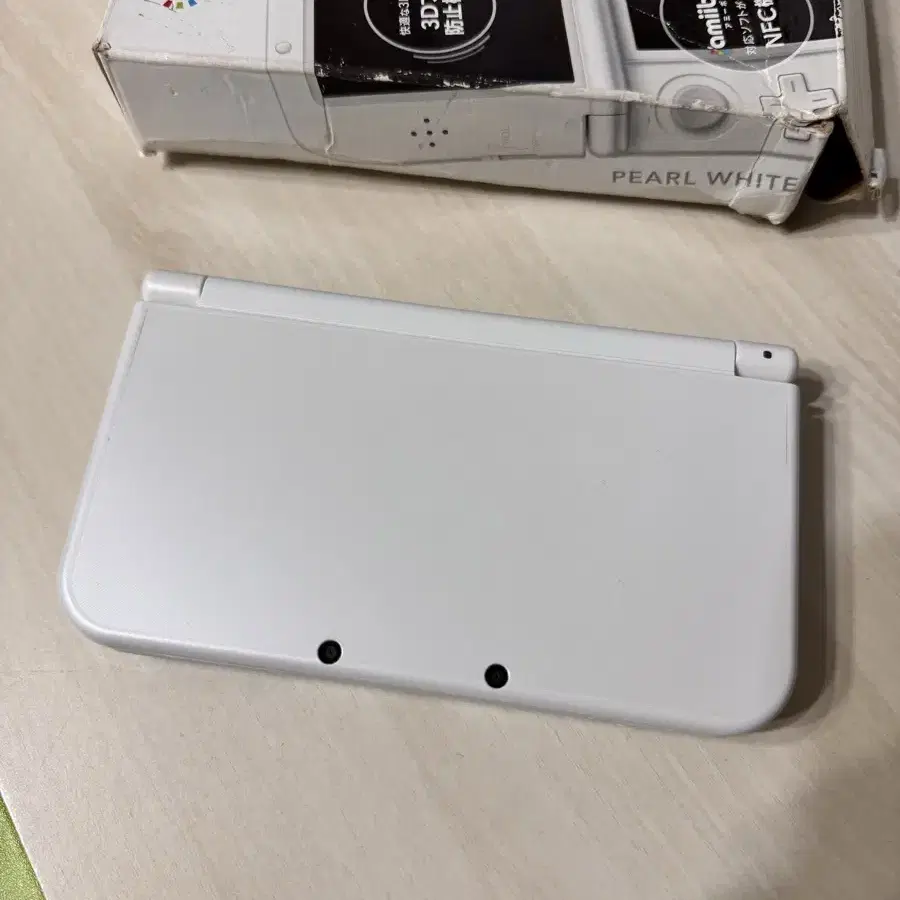 뉴닌텐도3dsxl 화이트 신품급 상단ips 판매합니다