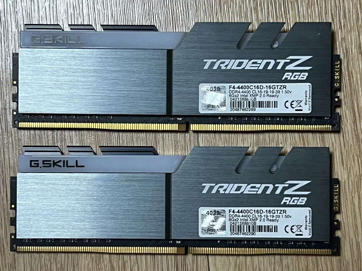 지스킬 DDR4 4400 cl16 16GB 트라이던트Z RGB