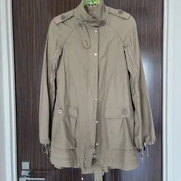 'patriziapepe 새상품급' 카키 컬러 트렌치코트 프론트 버튼