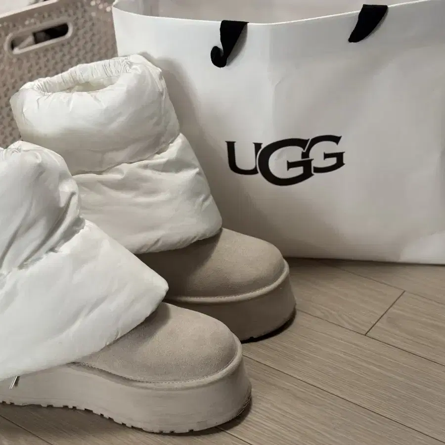 UGG  어그 클래식 미니 디퍼 푸퍼부츠 + 패딩 워머 세트