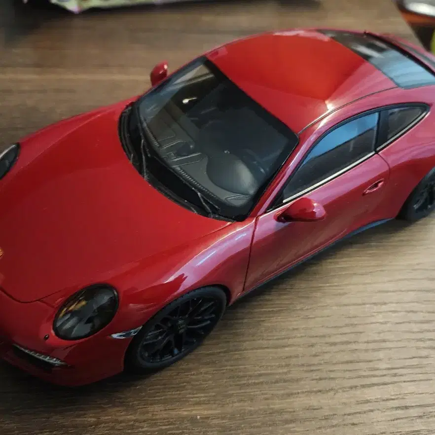 1:18 다이캐스트 포르쉐 911 GTS