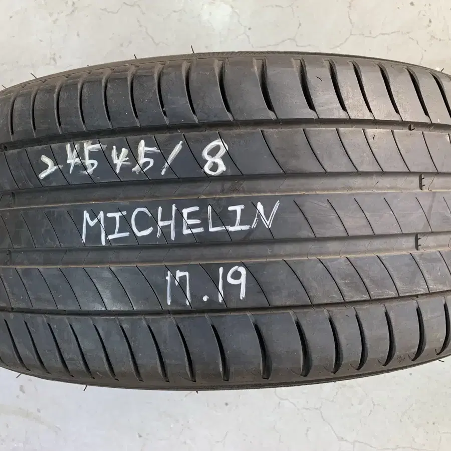 245/45R18 중고T