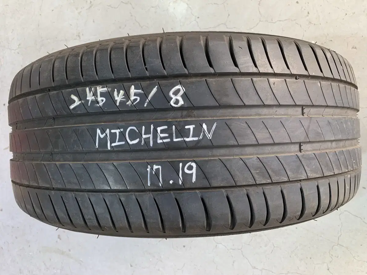 245/45R18 중고T