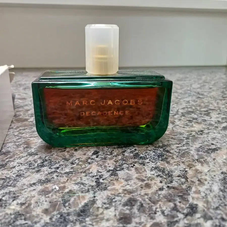 마크제이콥스 데카당스 100ml 새제품 판매해요!!