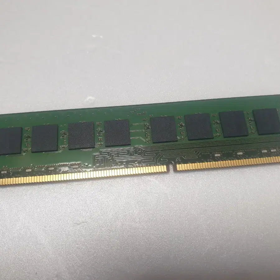 삼성 DDR3 8GB PC3 10600U 메모리