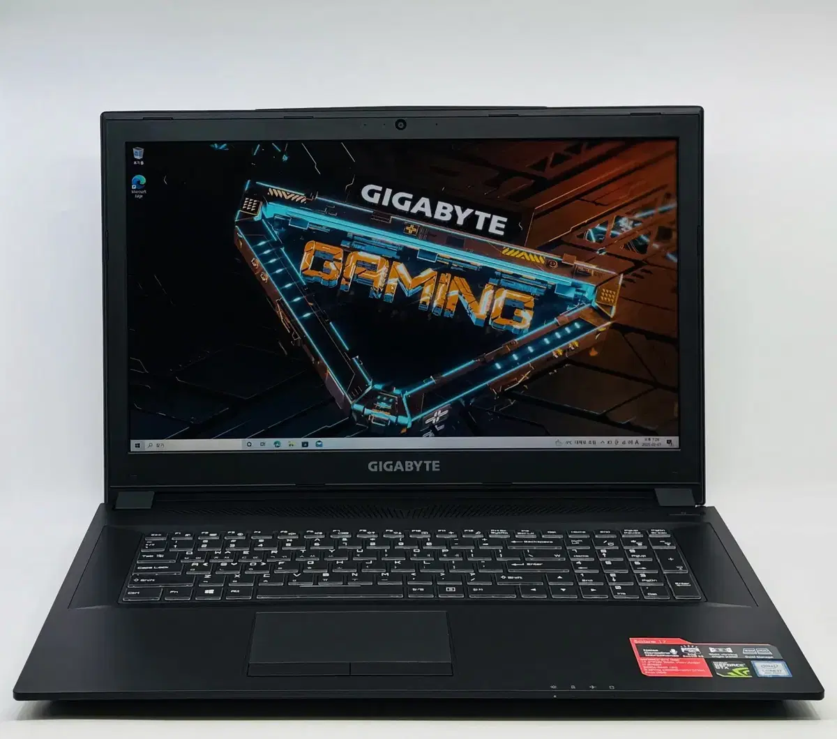 기가바이트 17W V8 I7/32GB/GTX1060 게이밍노트북 17인치