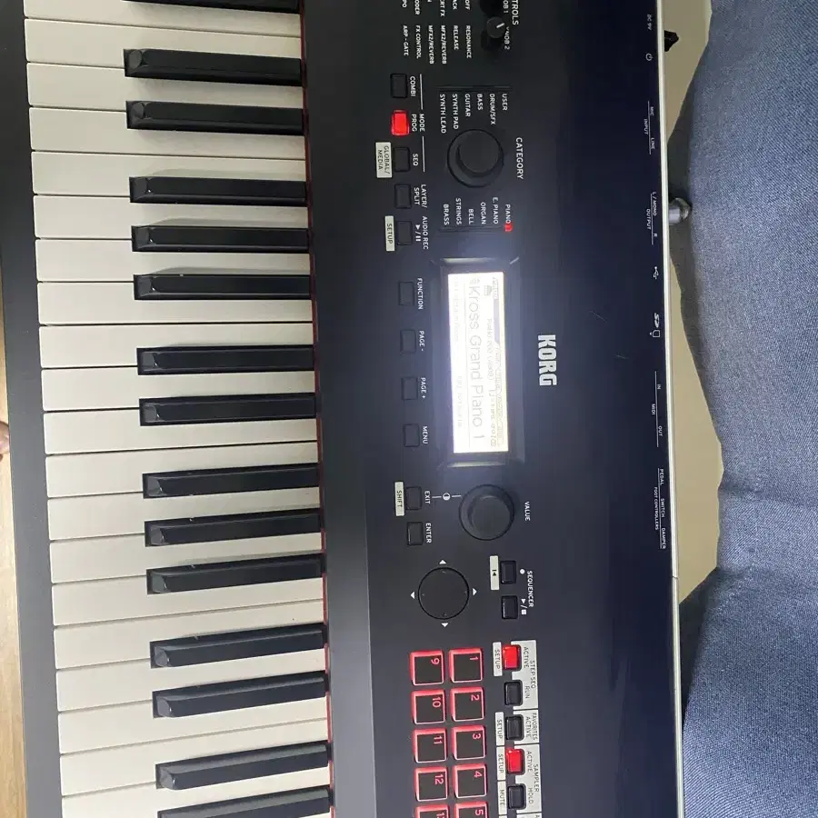 Korg kross2 88 신디 판매합니다.