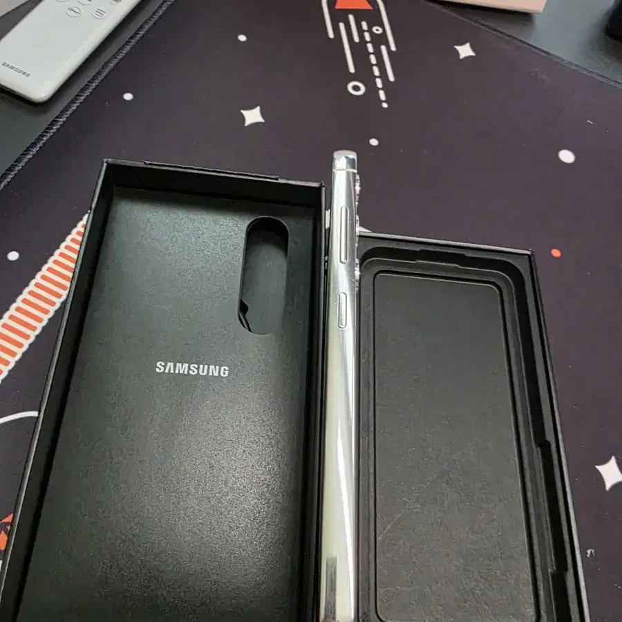 KT) 갤럭시 S23 512GB 팝니다.