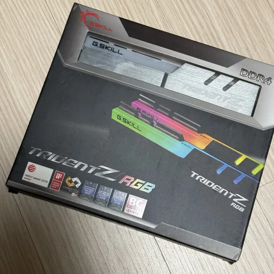 G.Skill TridentZ RGB DDR4 16GBX2 지스킬