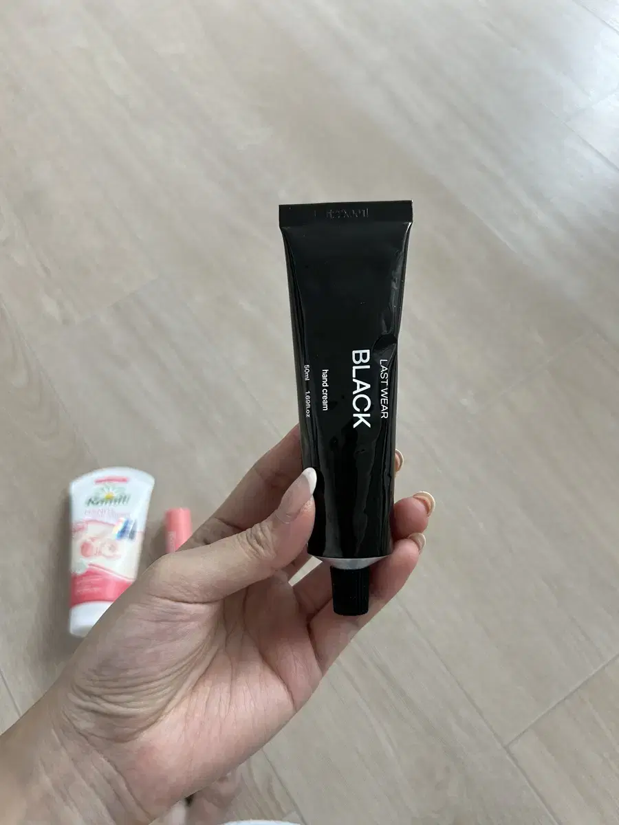 미개봉 유쏘풀 핸드크림 블랙 50ml