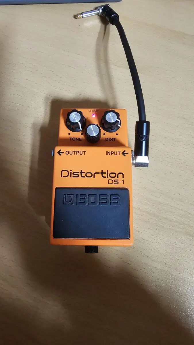 Boss Distortion DS-1