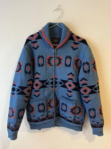 [컨디션 최상] BEAMS 니트 아즈텍 패턴 M 사이즈