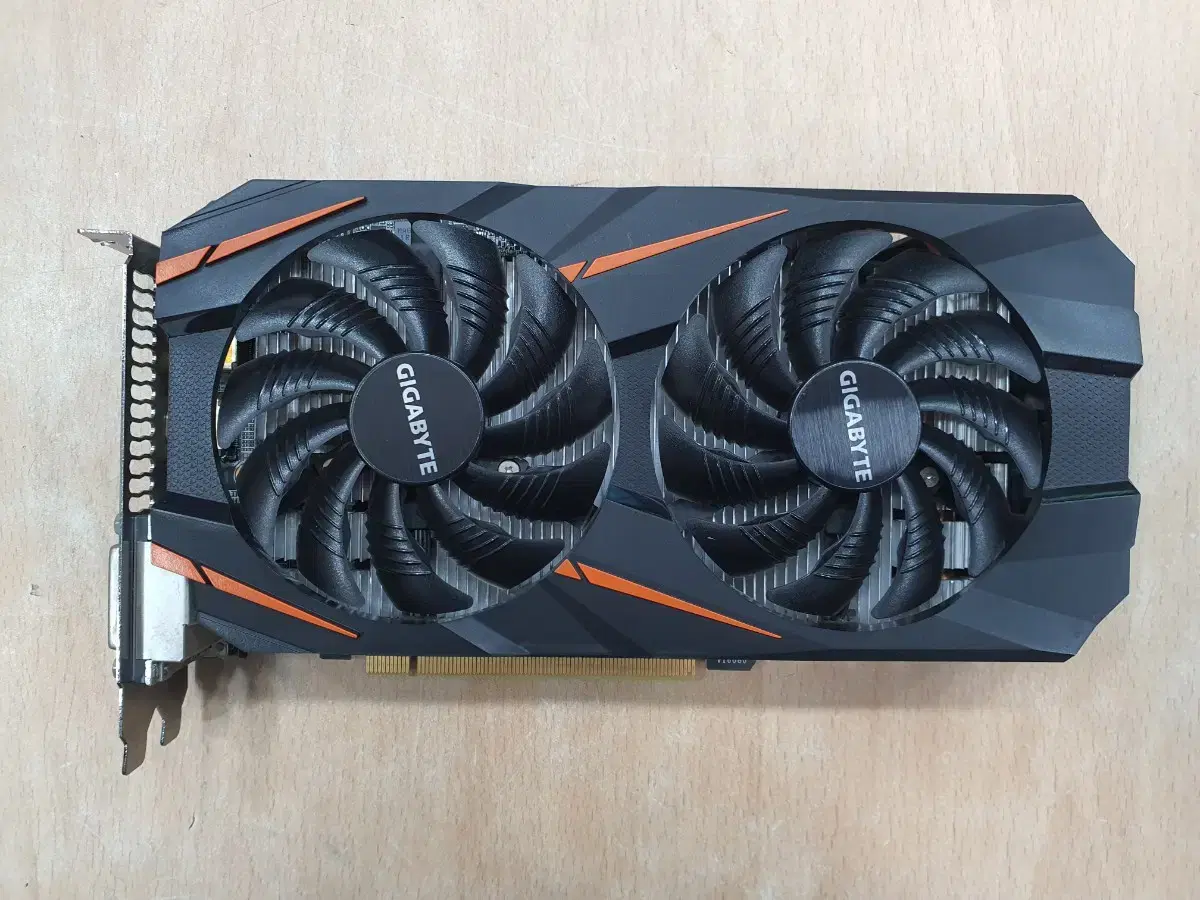 기가바이트 GTX 1060 3G 그래픽카드