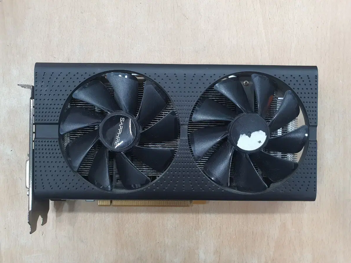 고장 사파이어 RX 570 4G 그래픽카드 장치 느낌표