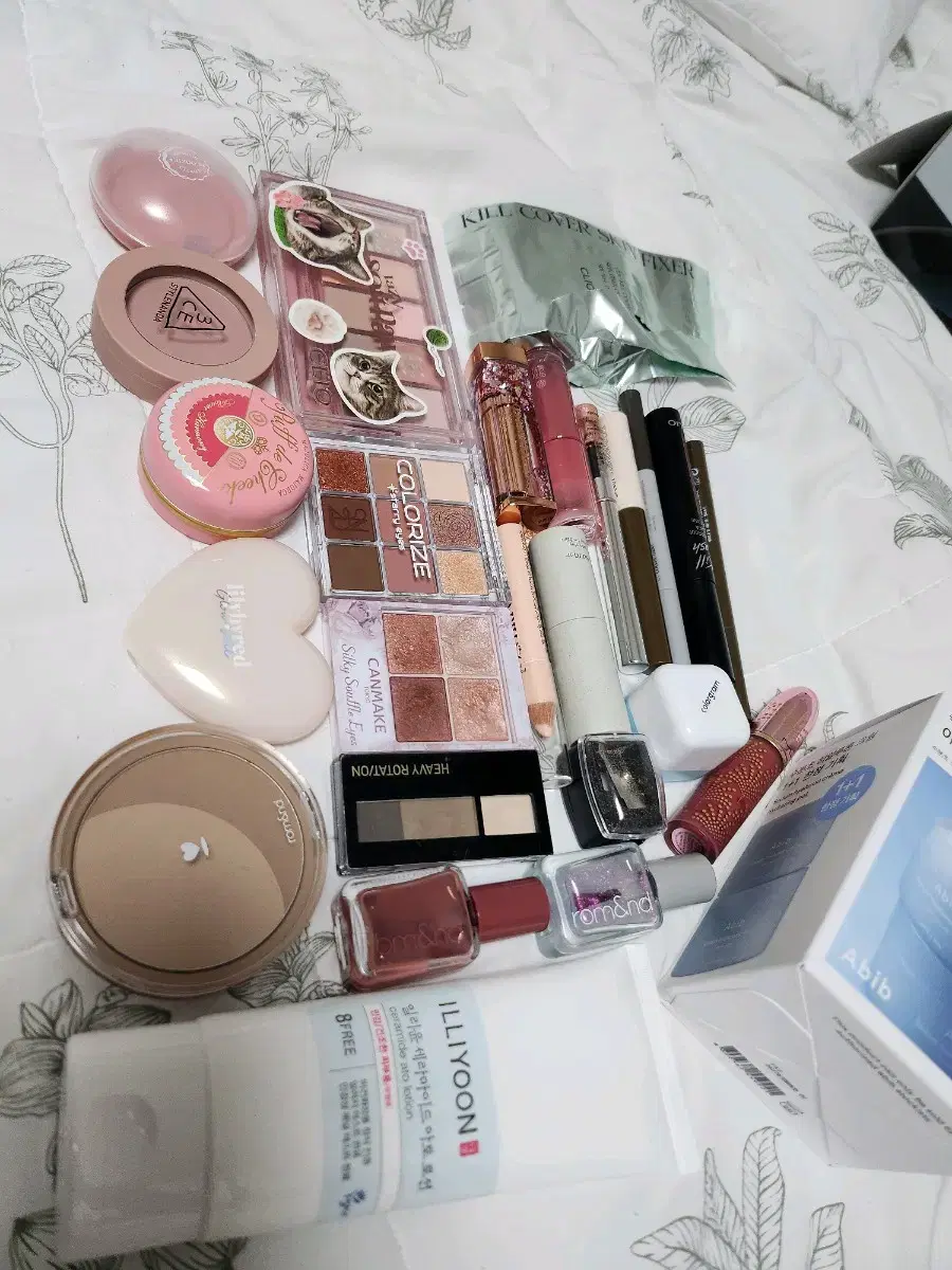 10,000-20,000 won Laptop possible/20 cosmetics bulk Sell/CLIO PERIPERA ROM&