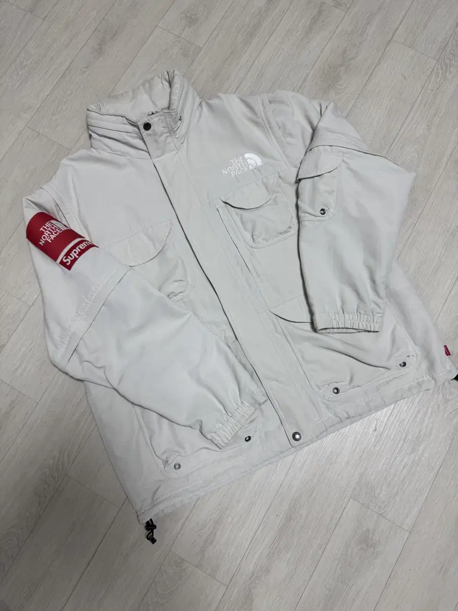 (L) Supreme North Face Convertible Trekking Jacket