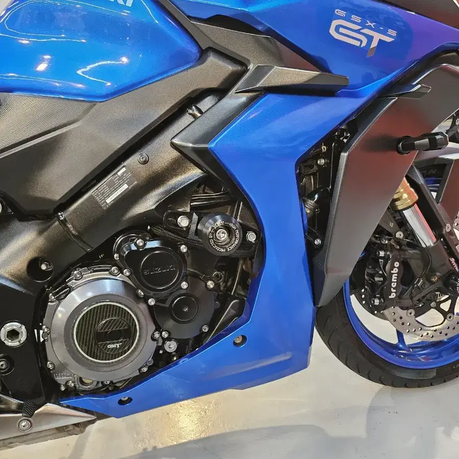 스즈키 GSX-S1000GT 23년식 판매합니다