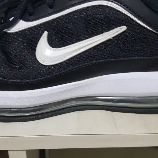 택포 265~270 정품 NIKE AIR-MAX 경량 쿠션 스니커즈