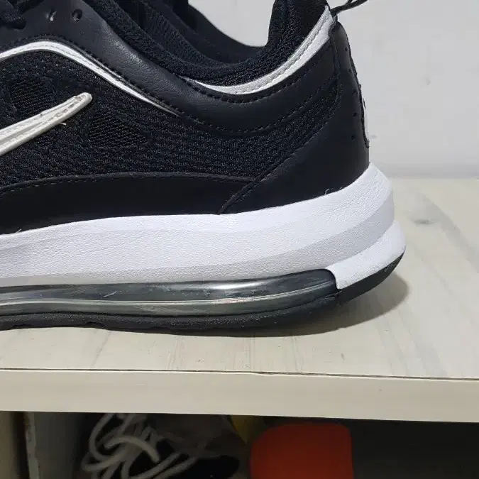 택포 265~270 정품 NIKE AIR-MAX 경량 쿠션 스니커즈