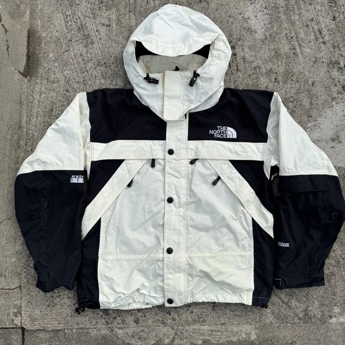 [L] The North Face 익스트림 라이트 바람막이 자켓