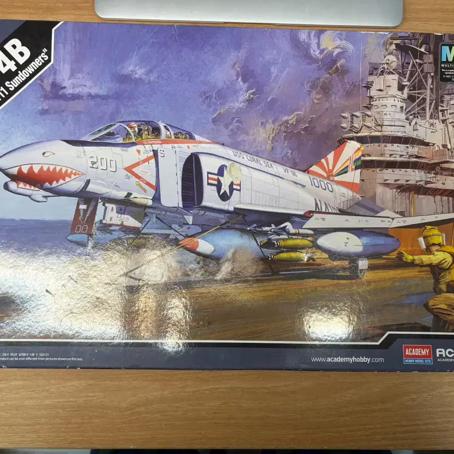 아카데미 F-4B VF-111 Sundowners