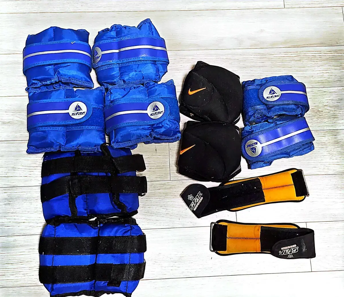 Three pairs of ankle sandbags