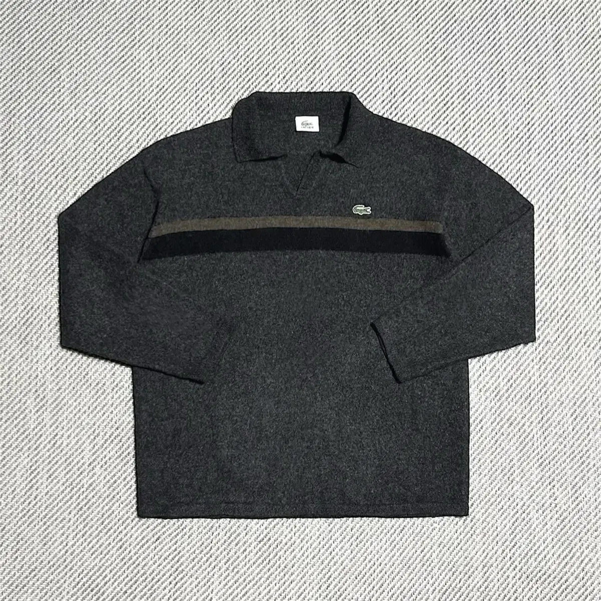 [ L ] Lacoste 라코스테 다크그레이 오픈카라 울 니트