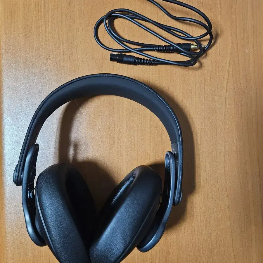 AKG K371 헤드폰