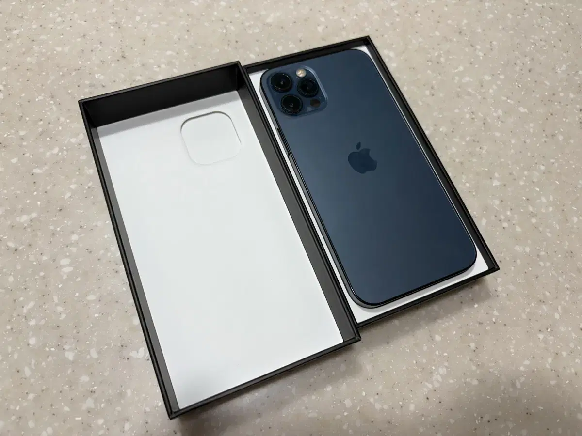 iPhone 12 Pro 128GB 퍼시픽 블루 판매합니다