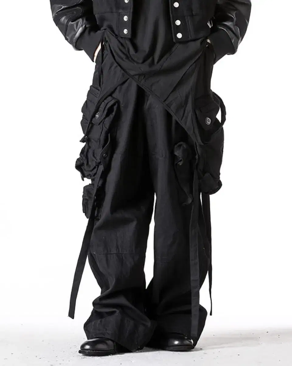Julius 24FW 가스마스크 카고팬츠 [3]