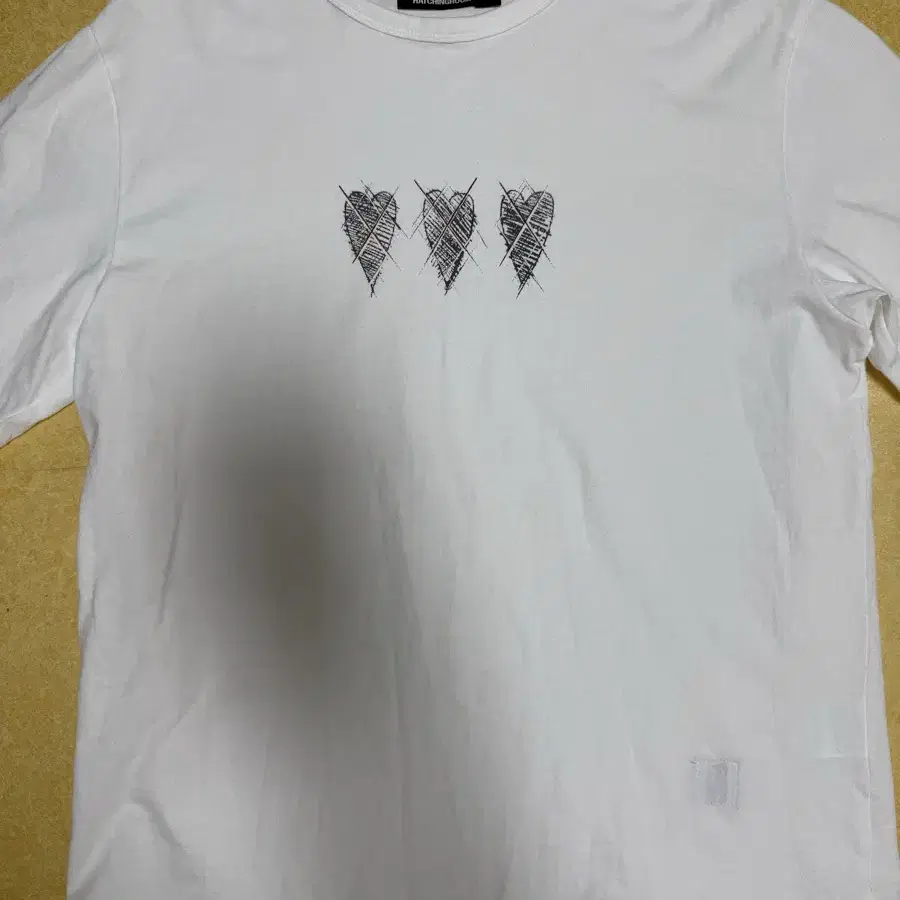 해칭룸 VTG Cartoon Heart Tee Long White